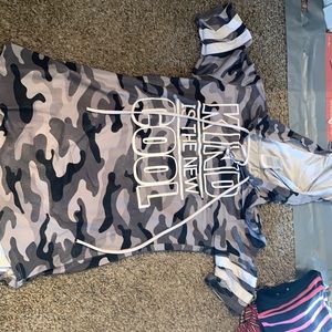 grey camo top with hood